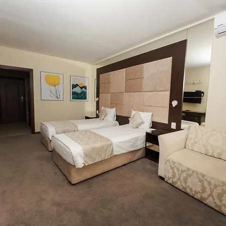 Family The View & Hotel 3*