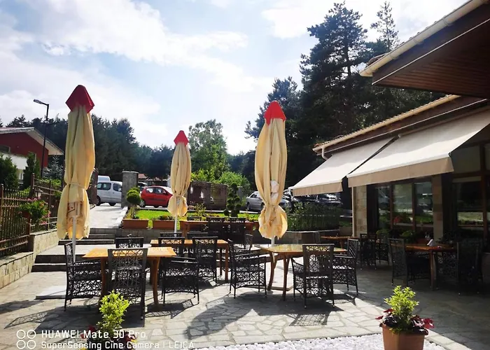 Family The View & 3* Tsigov Chark