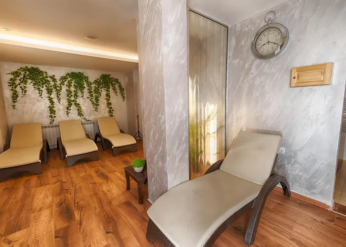 Family The View & Hotel 3*