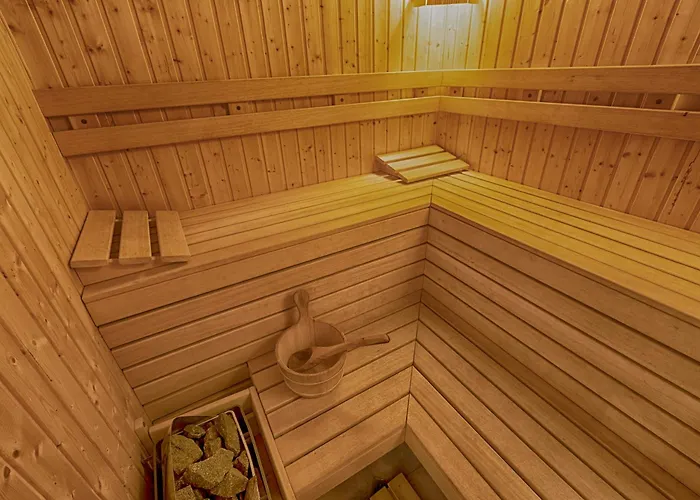 Family The View & Tsigov Chark