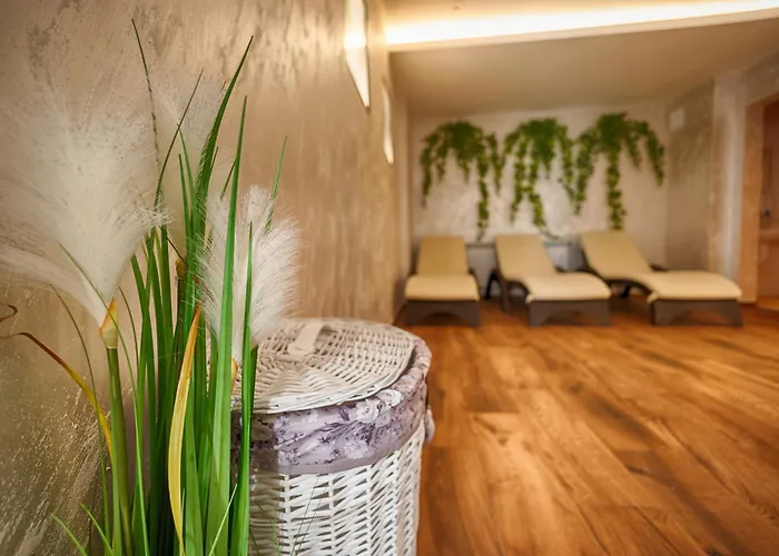 Family The View & Hotel