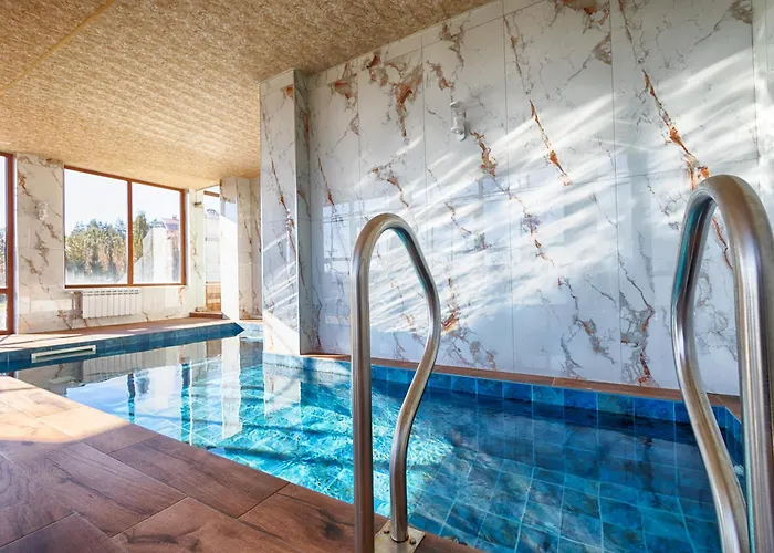 Family The View & Hotel 3*