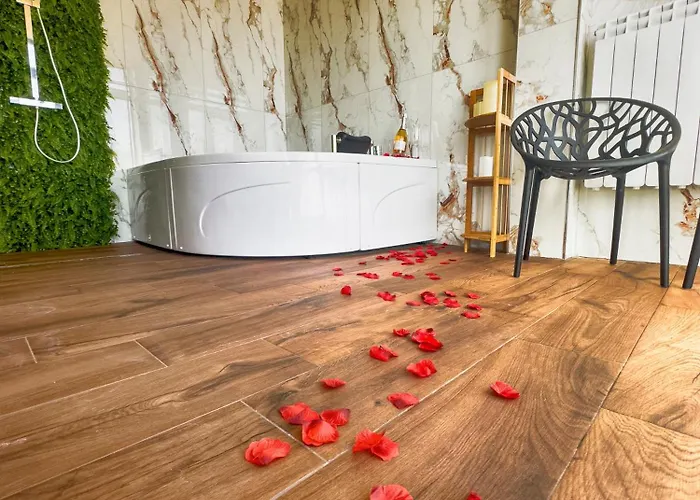 Family The View & 3* Tsigov Chark