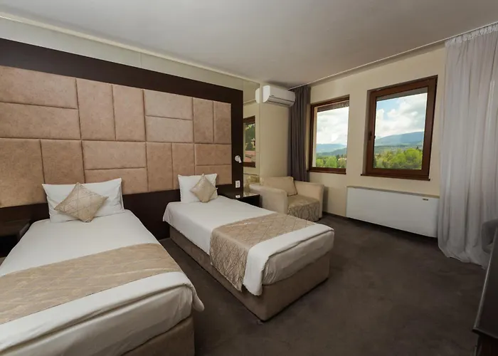 Family The View & 3* Tsigov Chark