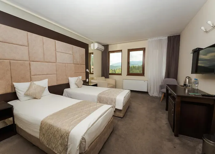 Family The View & 3*