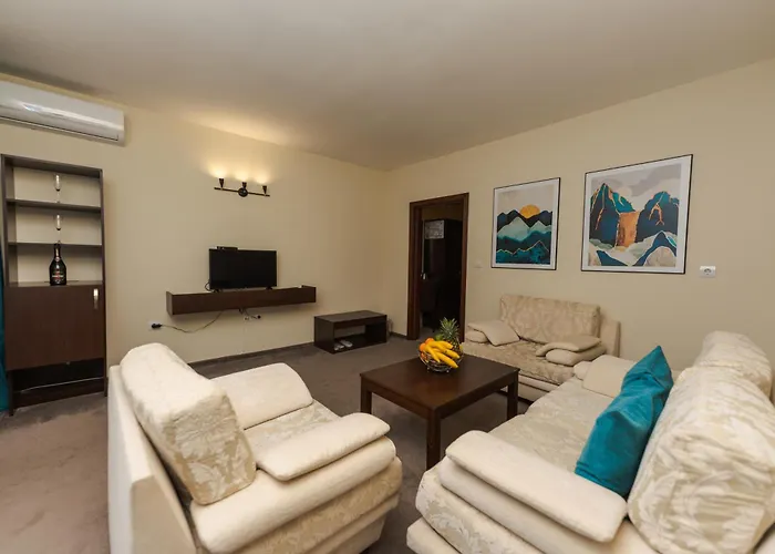 Family The View & Hotel