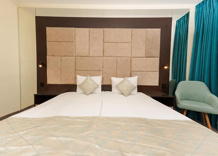 Family The View & Tsigov Chark