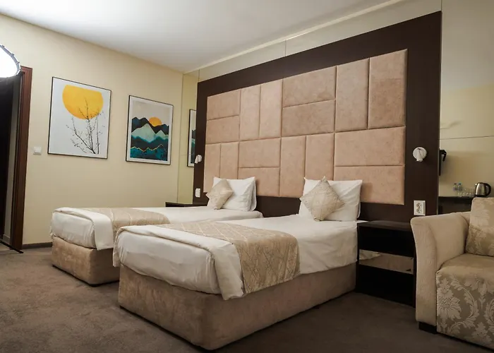 Family The View & Hotel