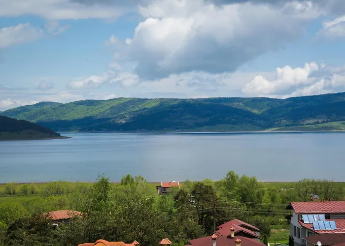 Family The View & 3* Tsigov Chark