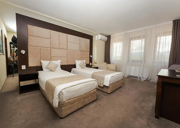 Family The View & Hotel