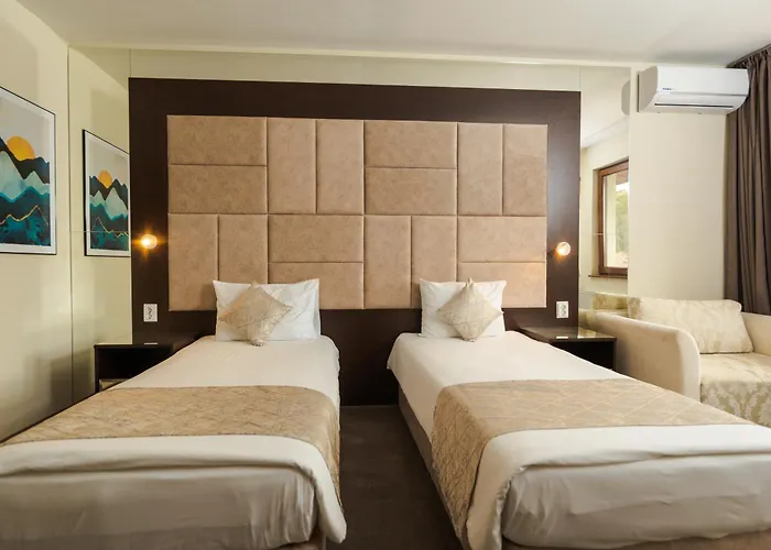 Family The View & 3*