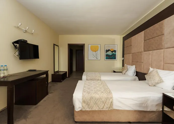 Family The View & Hotel