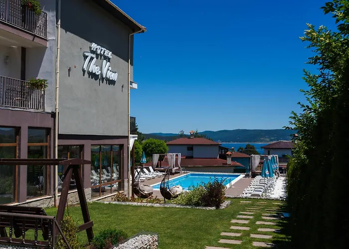 Family The View & Hotel